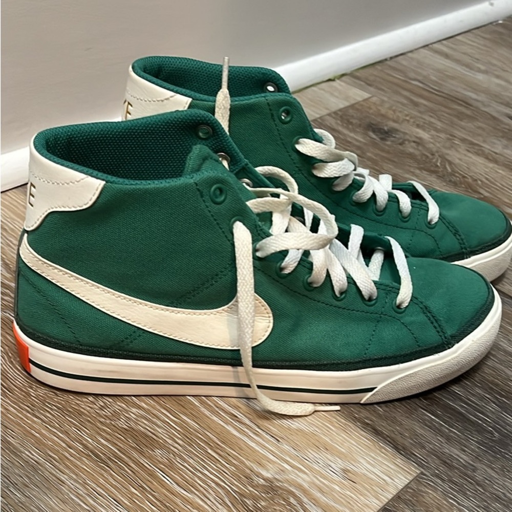 Nike mens Green and White Sneakers